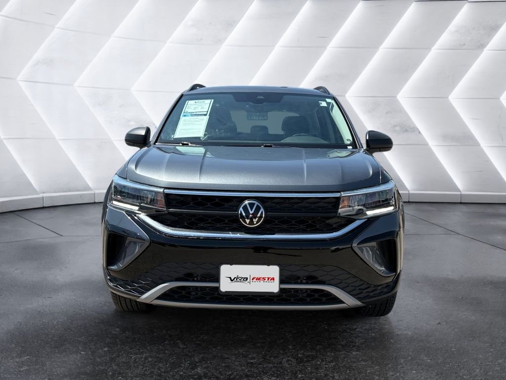 Used 2024 Volkswagen Taos S w/ MDO Package FWD image 2