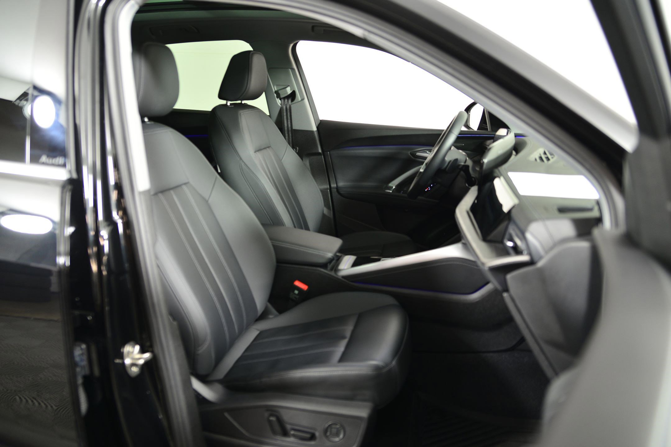 Certified 2025 Audi Q5 Premium Plus w/ Premium Plus image 17