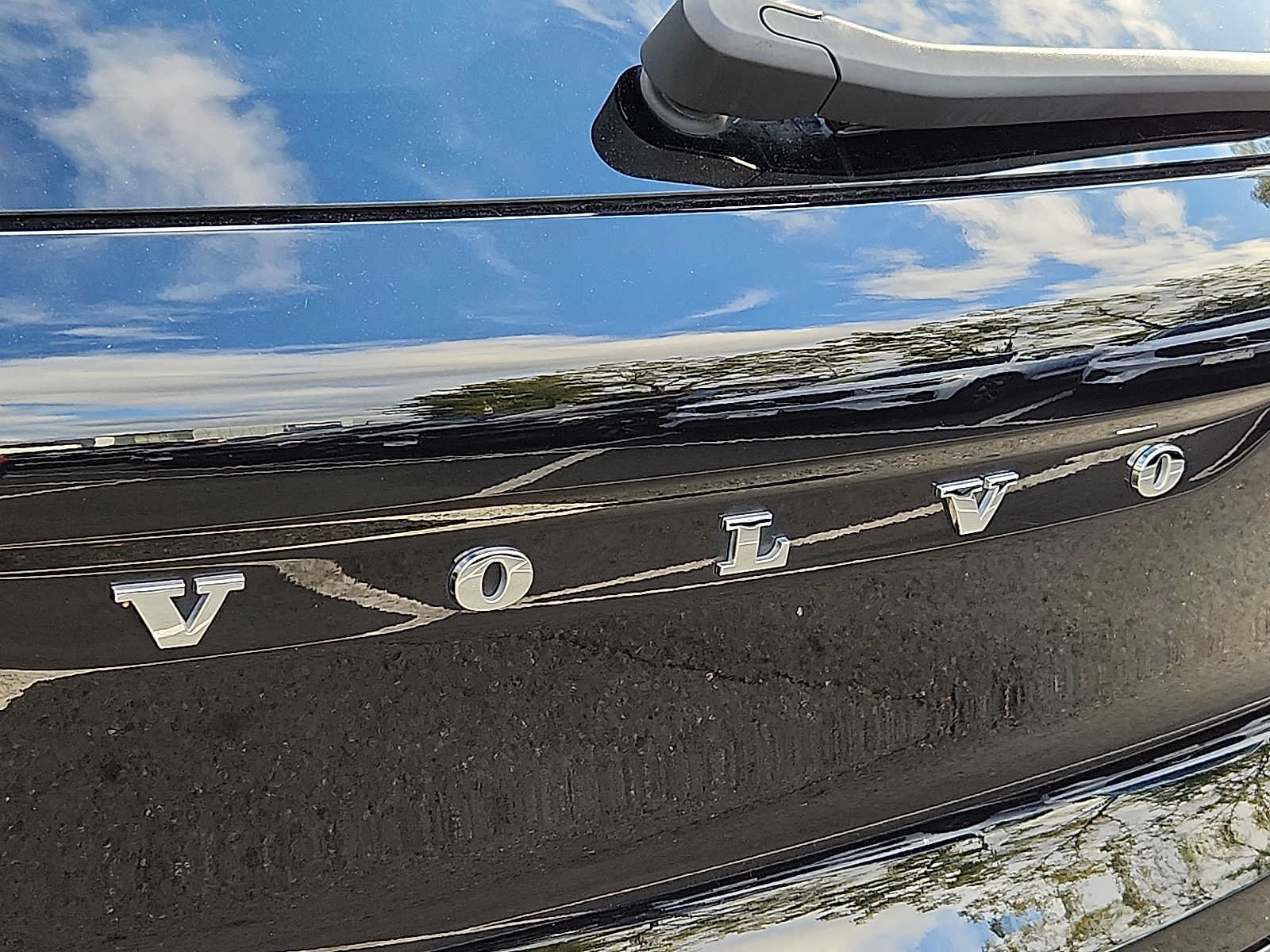 Certified 2023 Volvo XC40 B5 Plus w/ Climate Package AWD/4WD image 30