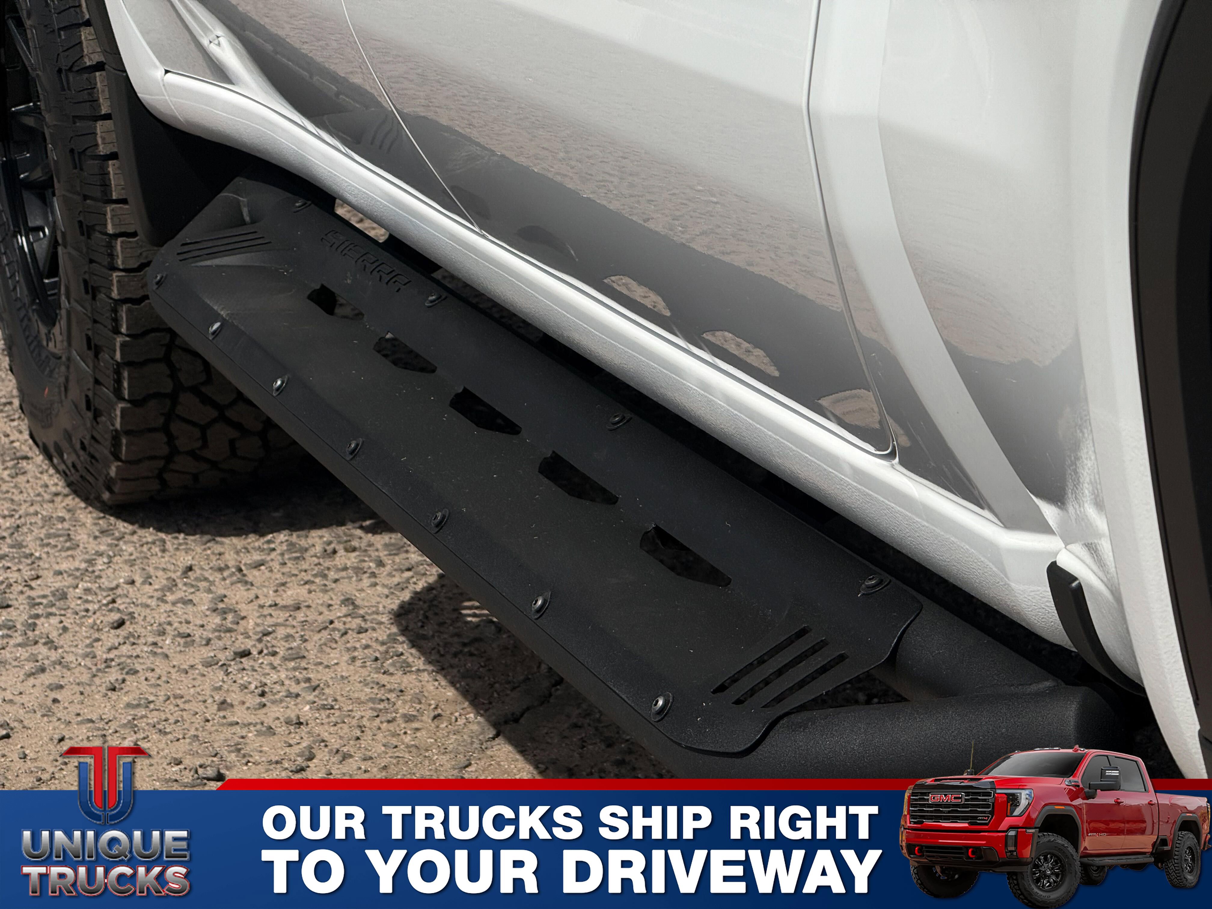 Used 2025 GMC Sierra 1500 AT4 w/ Technology Package AWD/4WD image 11
