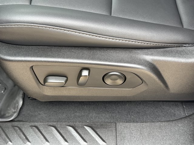 Used 2024 Chevrolet Colorado LT w/ LT Convenience Package III RWD image 16