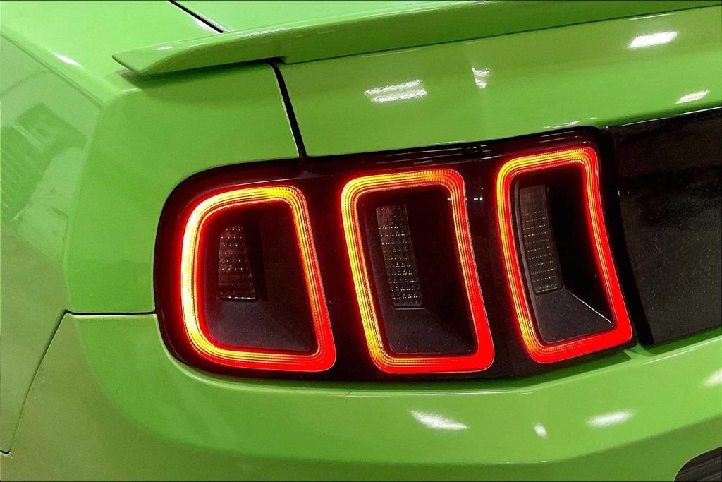 Used 2013 Ford Mustang GT RWD image 25