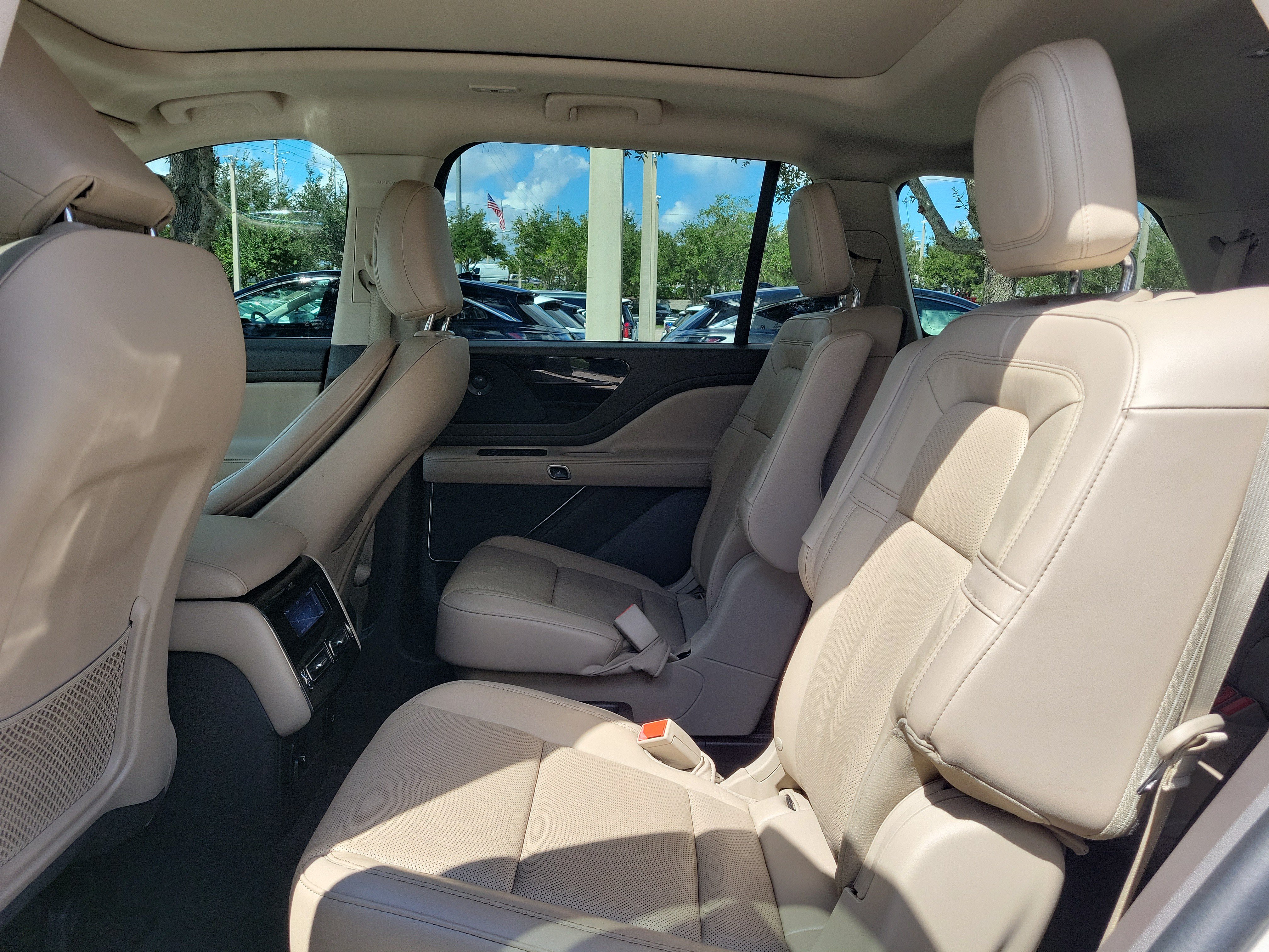 Used 2023 Lincoln Aviator Reserve w/ Elements Package Plus RWD image 18