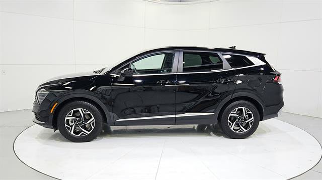 Used 2025 Kia Sportage LX FWD image 5