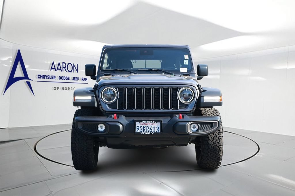 Used 2025 Jeep Wrangler Unlimited Rubicon AWD/4WD image 4