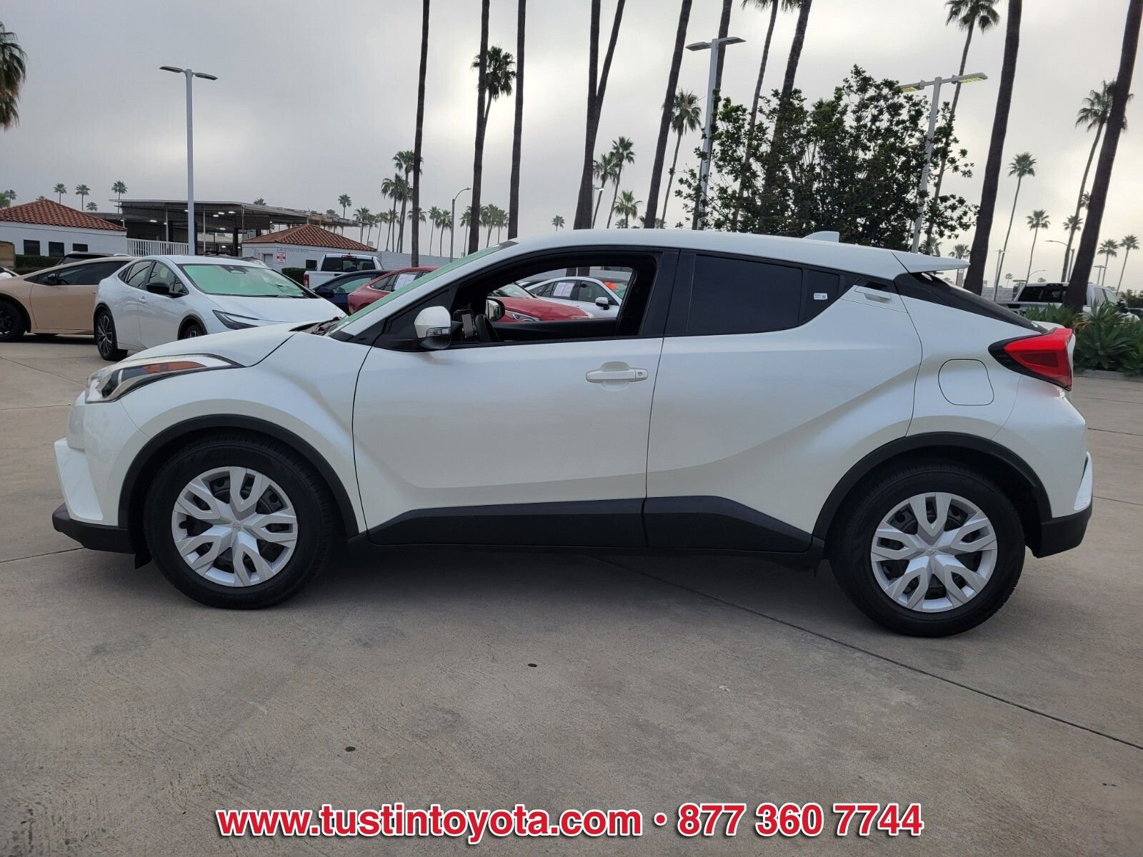 Certified 2019 Toyota C-HR LE FWD image 7