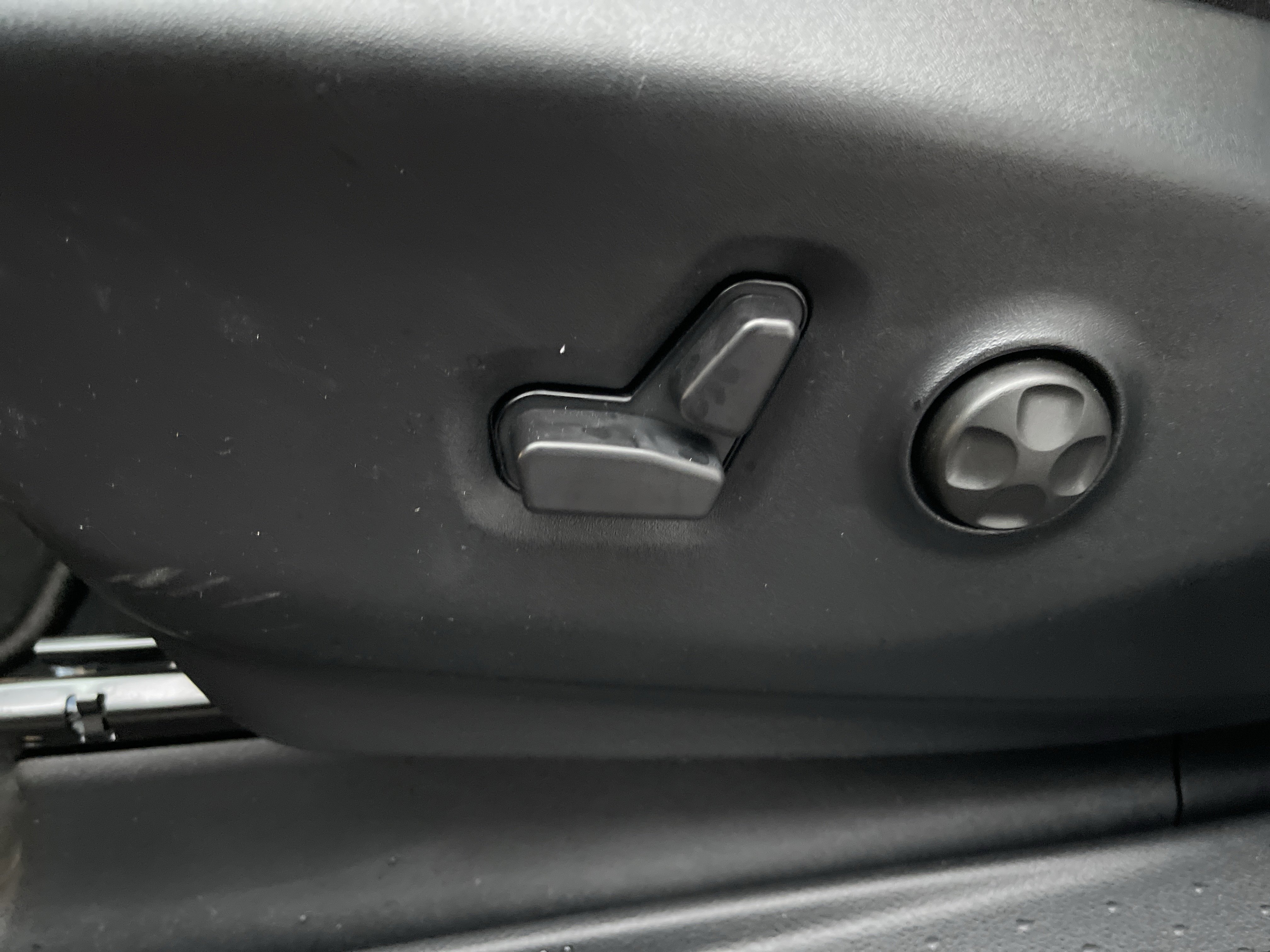 New 2026 Chrysler Pacifica Limited w/ Trailer Tow Group image 12