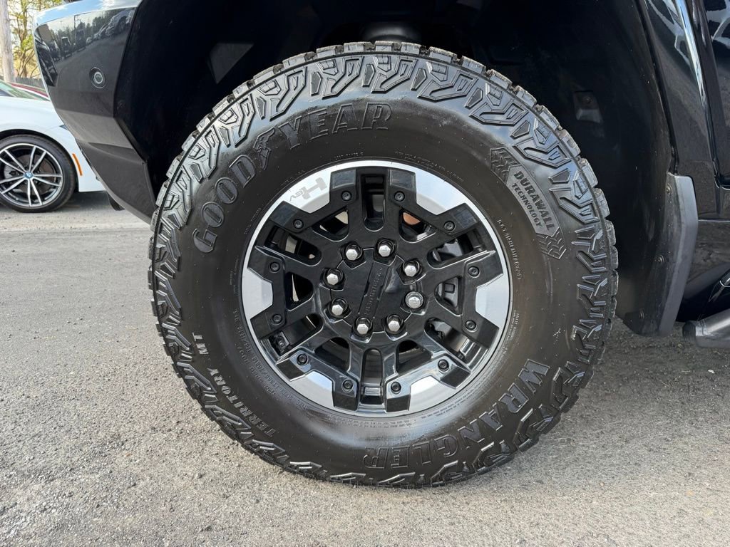 Used 2025 GMC Hummer EV 2X w/ Extreme Off-Road Package image 7