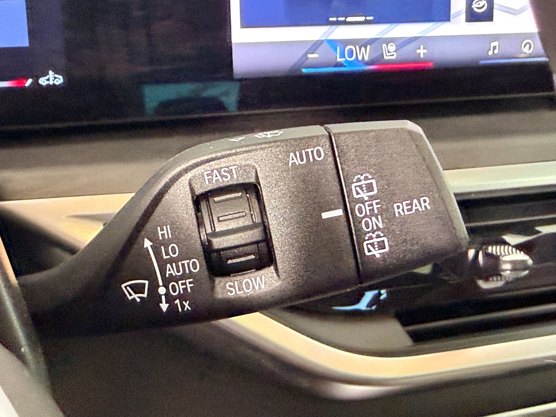 Certified 2025 BMW X7 M60i AWD/4WD image 29