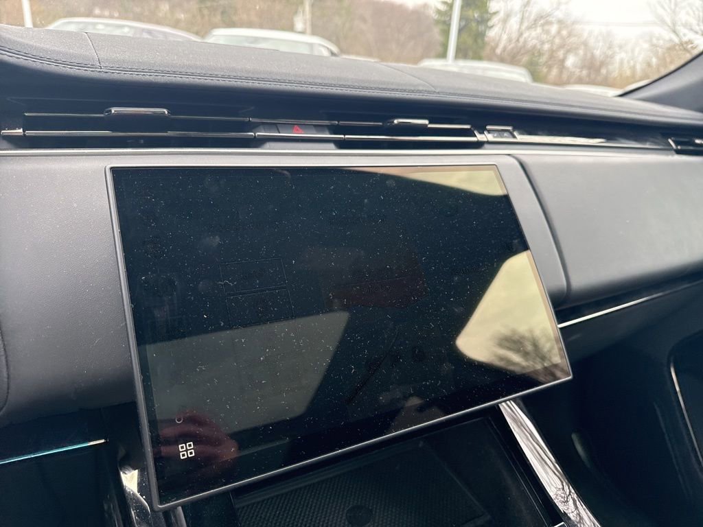 Used 2025 Land Rover Range Rover Sport SE image 10