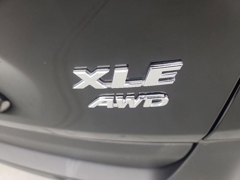 Used 2025 Toyota RAV4 XLE AWD/4WD image 13