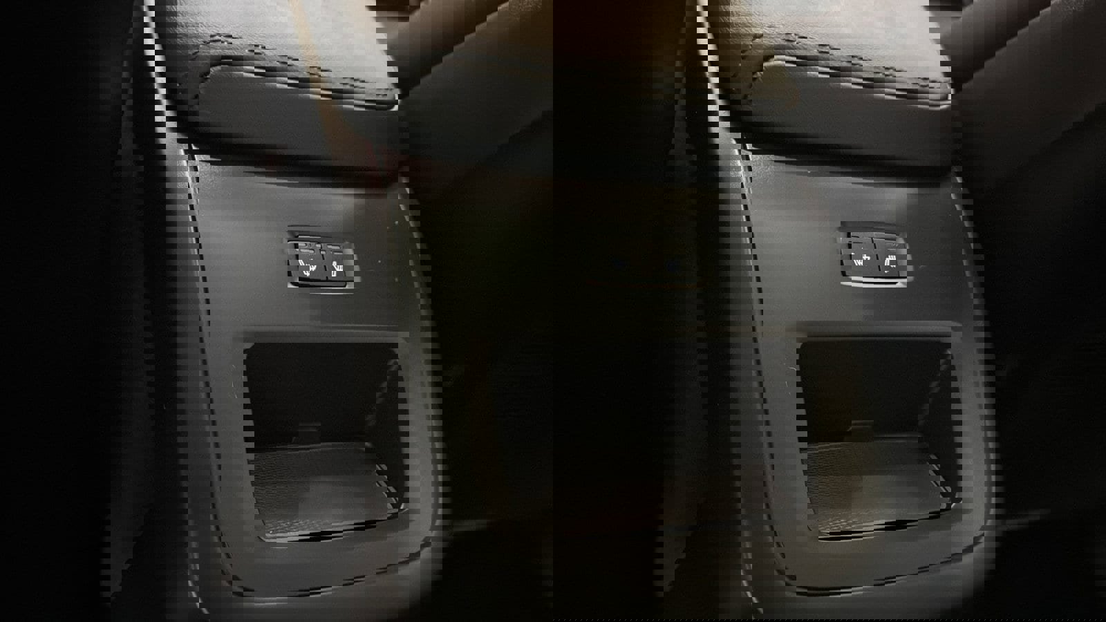 Used 2024 Volvo XC60 B5 Core image 29