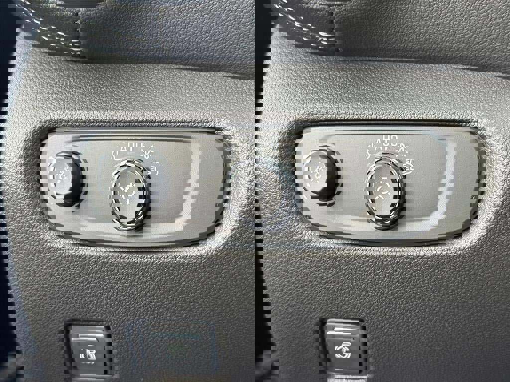 Certified 2023 Chevrolet Blazer LT w/ Convenience Package image 14