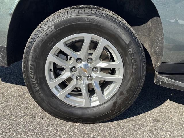 Used 2024 Chevrolet Suburban LT image 23