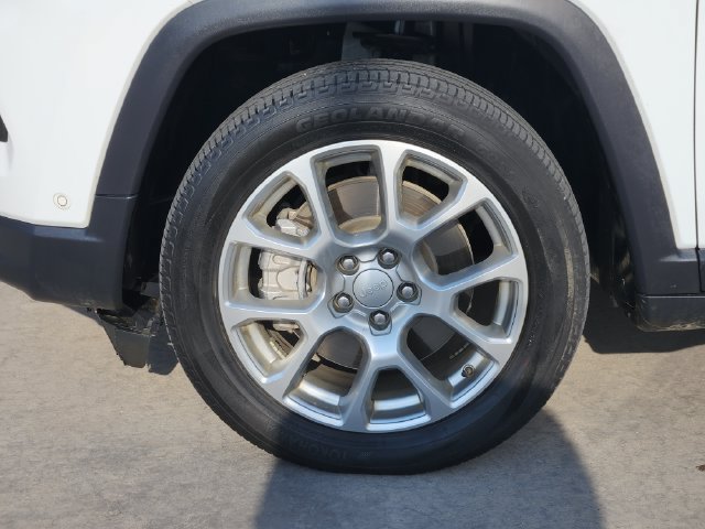 Used 2024 Jeep Compass Latitude AWD/4WD image 11