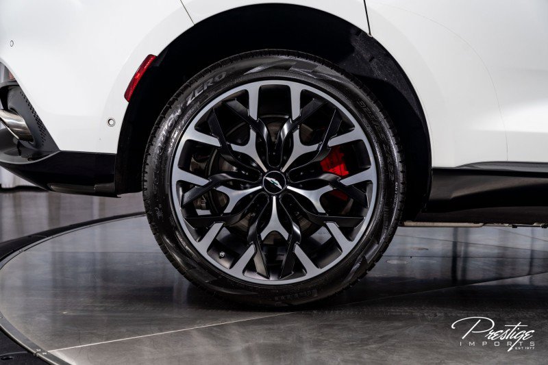 Used 2021 Aston Martin DBX image 21