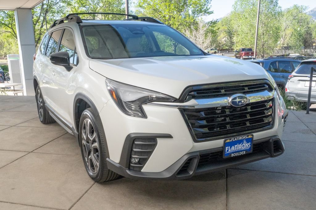 Used 2024 Subaru Ascent Limited w/ Technology Package AWD/4WD image 2