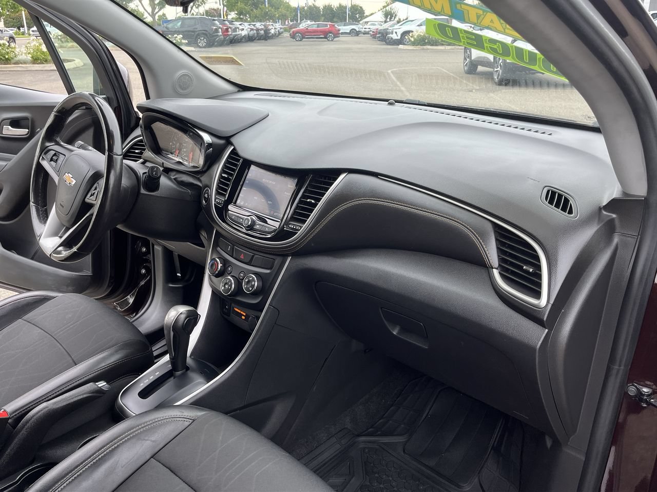 Used 2022 Chevrolet Trax LT w/ Driver Confidence Package AWD/4WD image 25