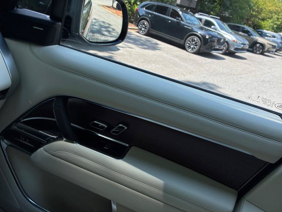 New 2026 Land Rover Range Rover Long Wheelbase SE AWD/4WD image 31