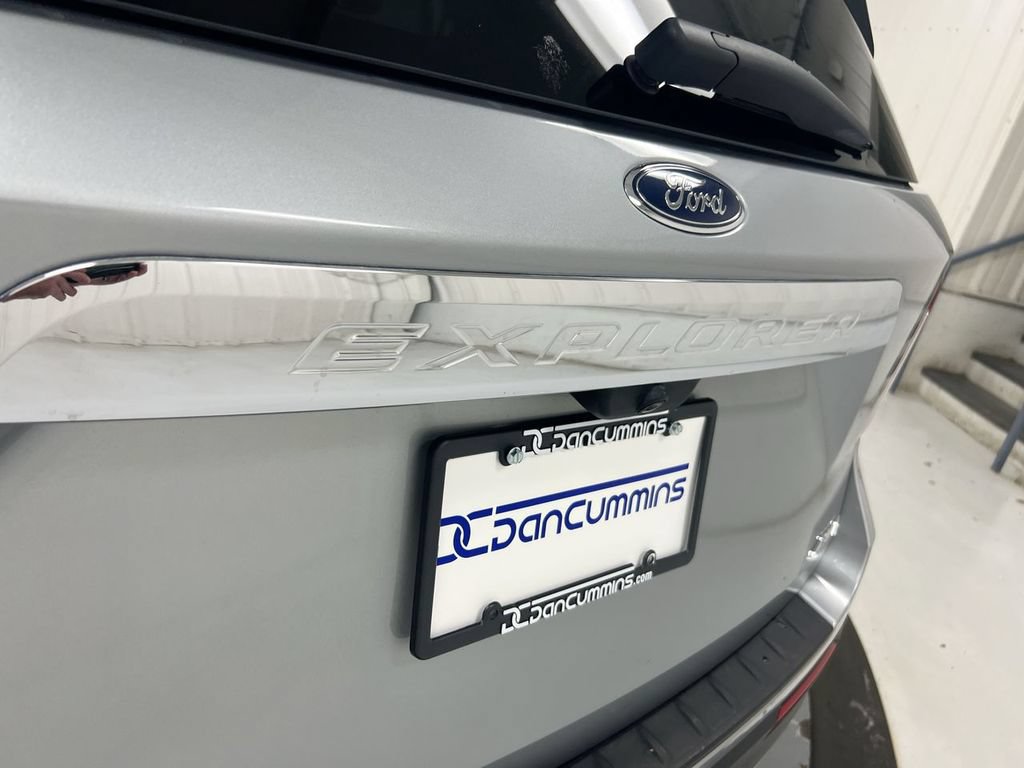 Used 2023 Ford Explorer XLT w/ Equipment Group 202A AWD/4WD image 26