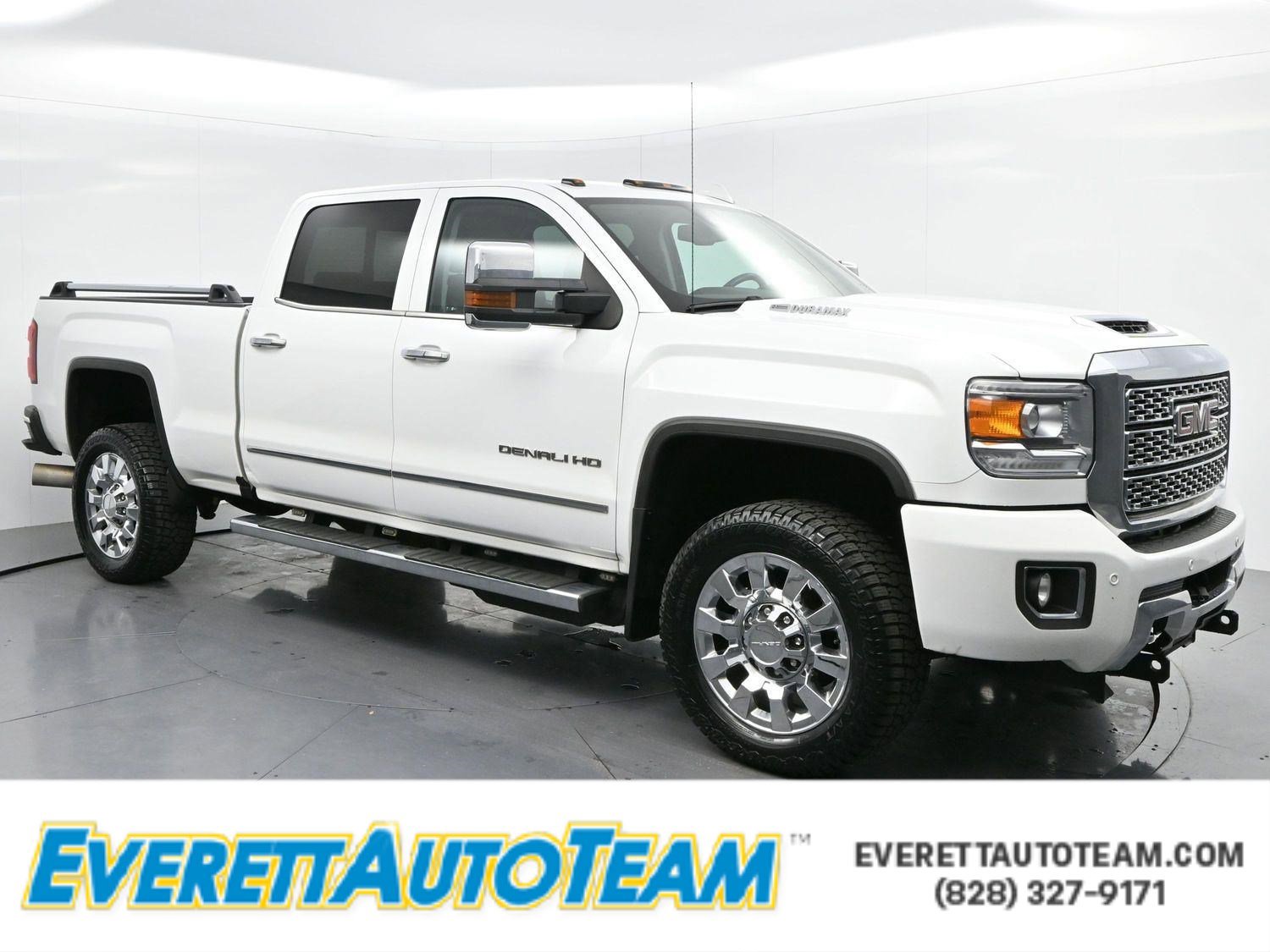 Used 2019 GMC Sierra 2500 Denali w/ Duramax Plus Package AWD/4WD image 1