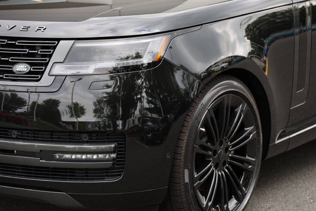 New 2026 Land Rover Range Rover SE AWD/4WD image 5