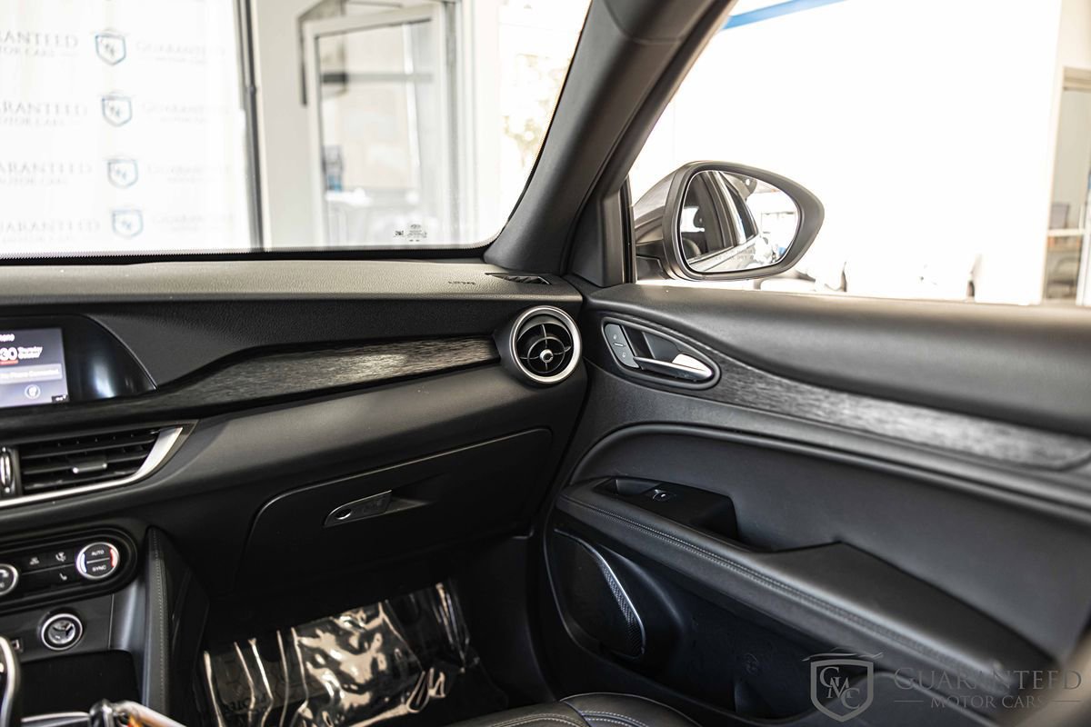 Used 2022 Alfa Romeo Stelvio Sprint AWD/4WD image 39