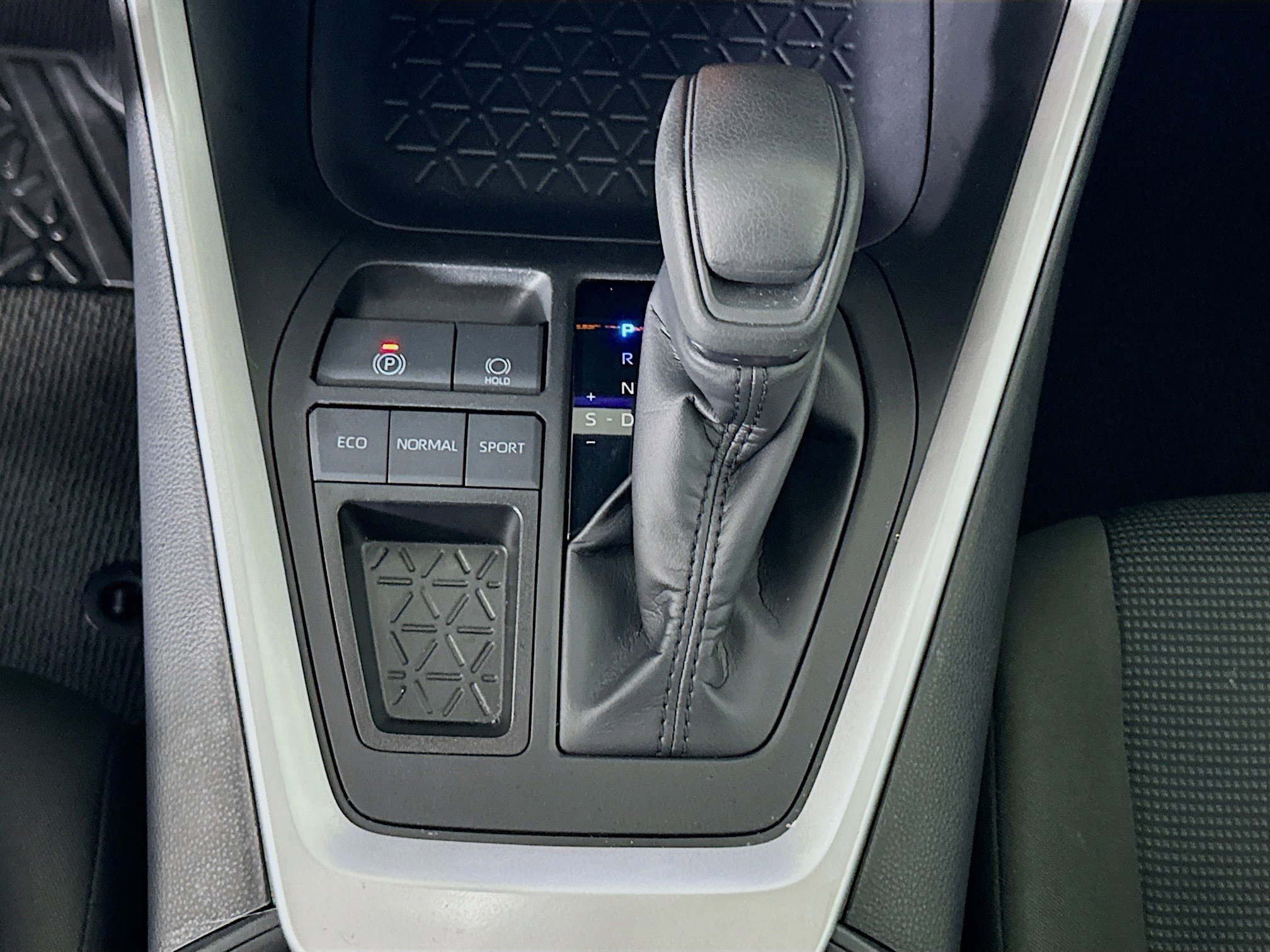 Used 2025 Toyota RAV4 LE image 24