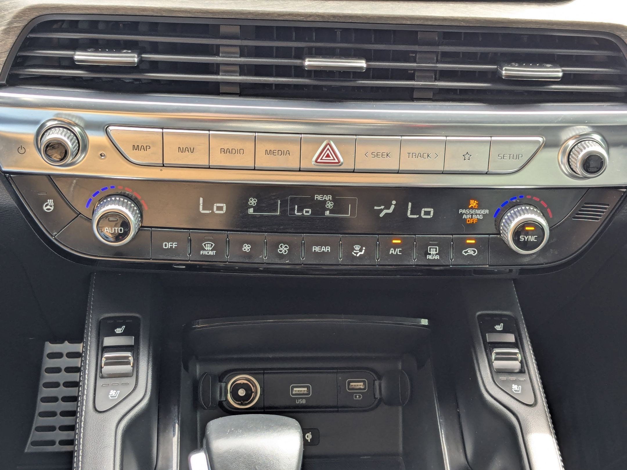 Certified 2022 Kia Telluride SX w/ SX Prestige Package image 22