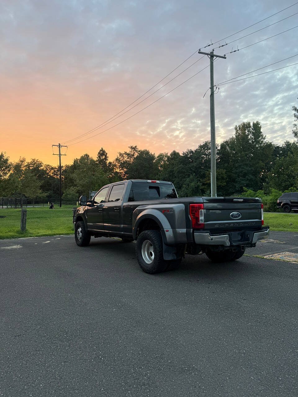 Used 2017 Ford F350 Lariat w/ FX4 Off-Road Package AWD/4WD image 34