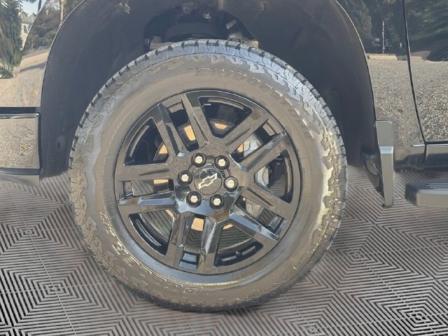 Used 2025 Chevrolet Silverado 1500 LT Trail Boss w/ Convenience Package II AWD/4WD image 31