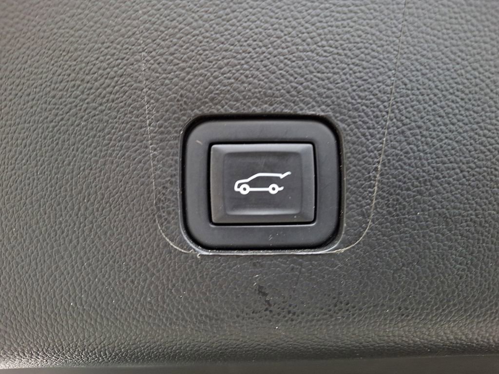 Certified 2023 Chevrolet Traverse LT w/ LPO, Floor Liner Package image 30