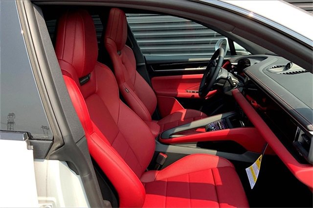 New 2025 Porsche Macan 4S Electric image 25