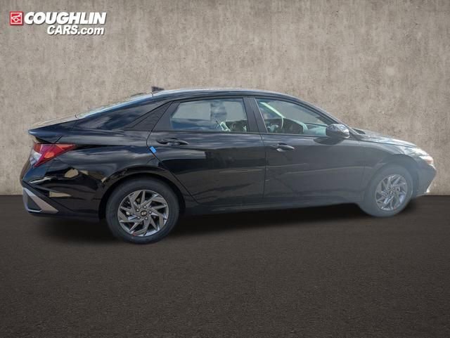 New 2026 Hyundai Elantra Blue image 9