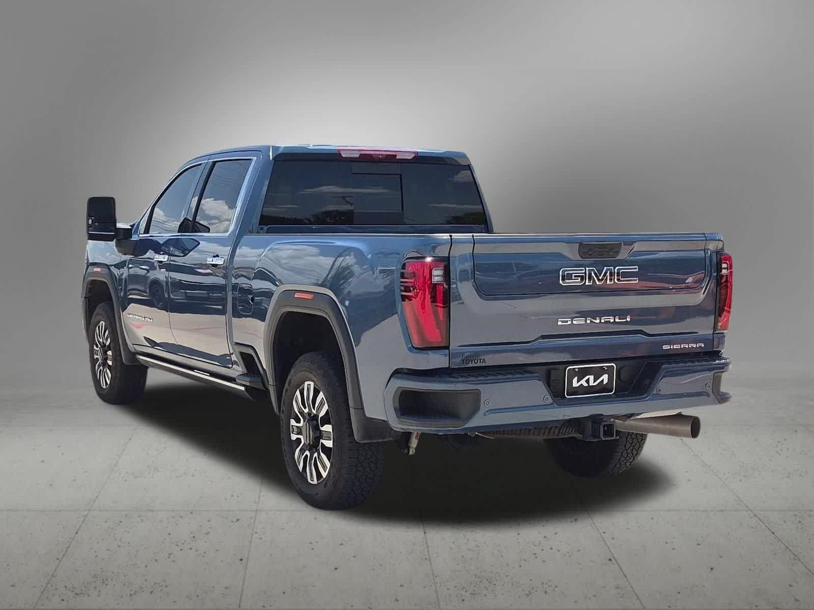 Used 2025 GMC Sierra 2500 Denali Ultimate AWD/4WD image 4