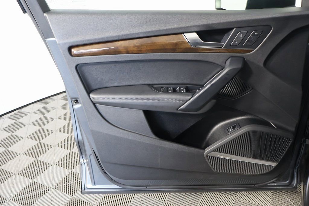 Used 2019 Audi Q5 2.0T Premium Plus w/ Premium Plus Package image 11