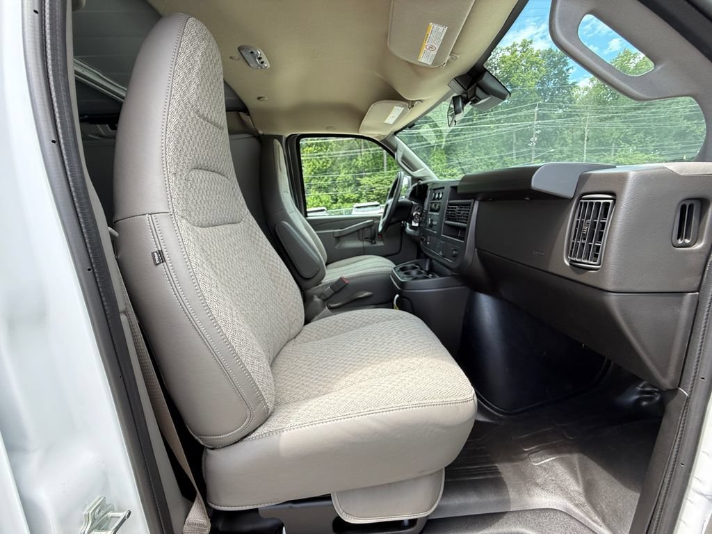 New 2026 Chevrolet Express 2500 Extended w/ Driver Convenience Package RWD image 21