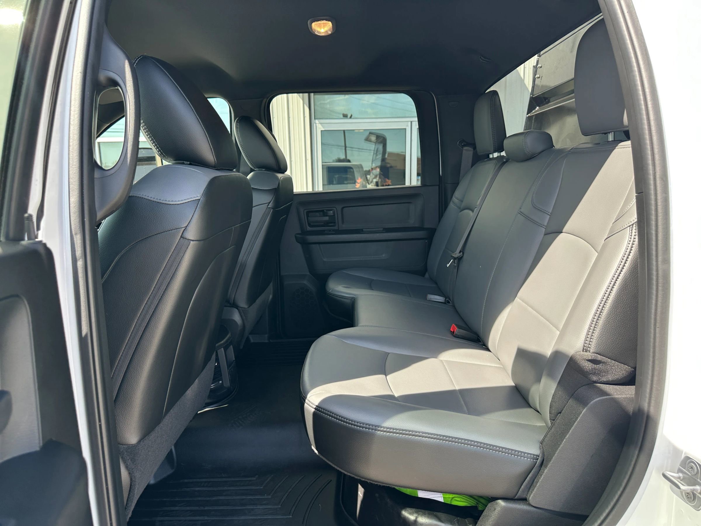 Used 2022 RAM 4500 Tradesman w/ Chrome Appearance Group image 28