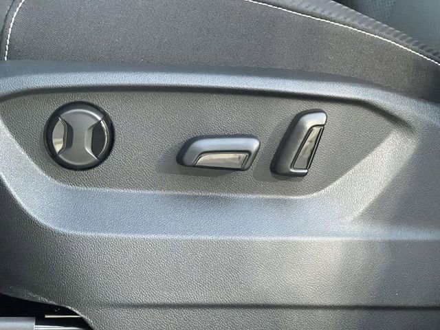 New 2026 Volkswagen Atlas Cross Sport SE image 13