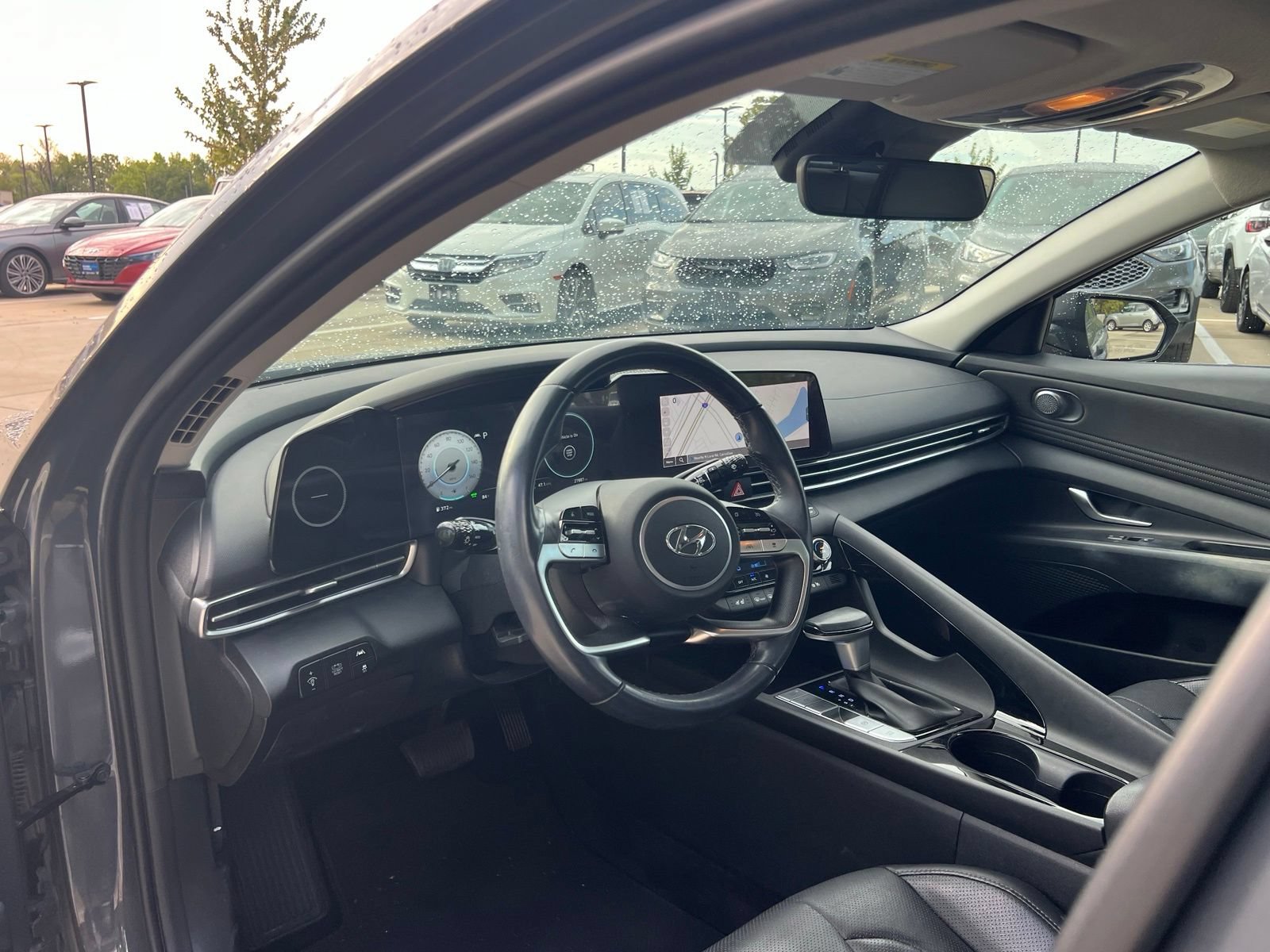 Used 2023 Hyundai Elantra Limited w/ Preferred Accessory Package FWD image 21