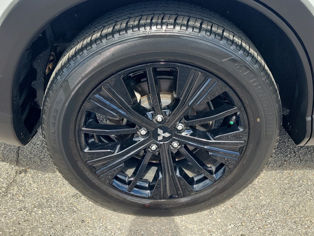 Used 2022 Mitsubishi Eclipse Cross LE FWD image 6