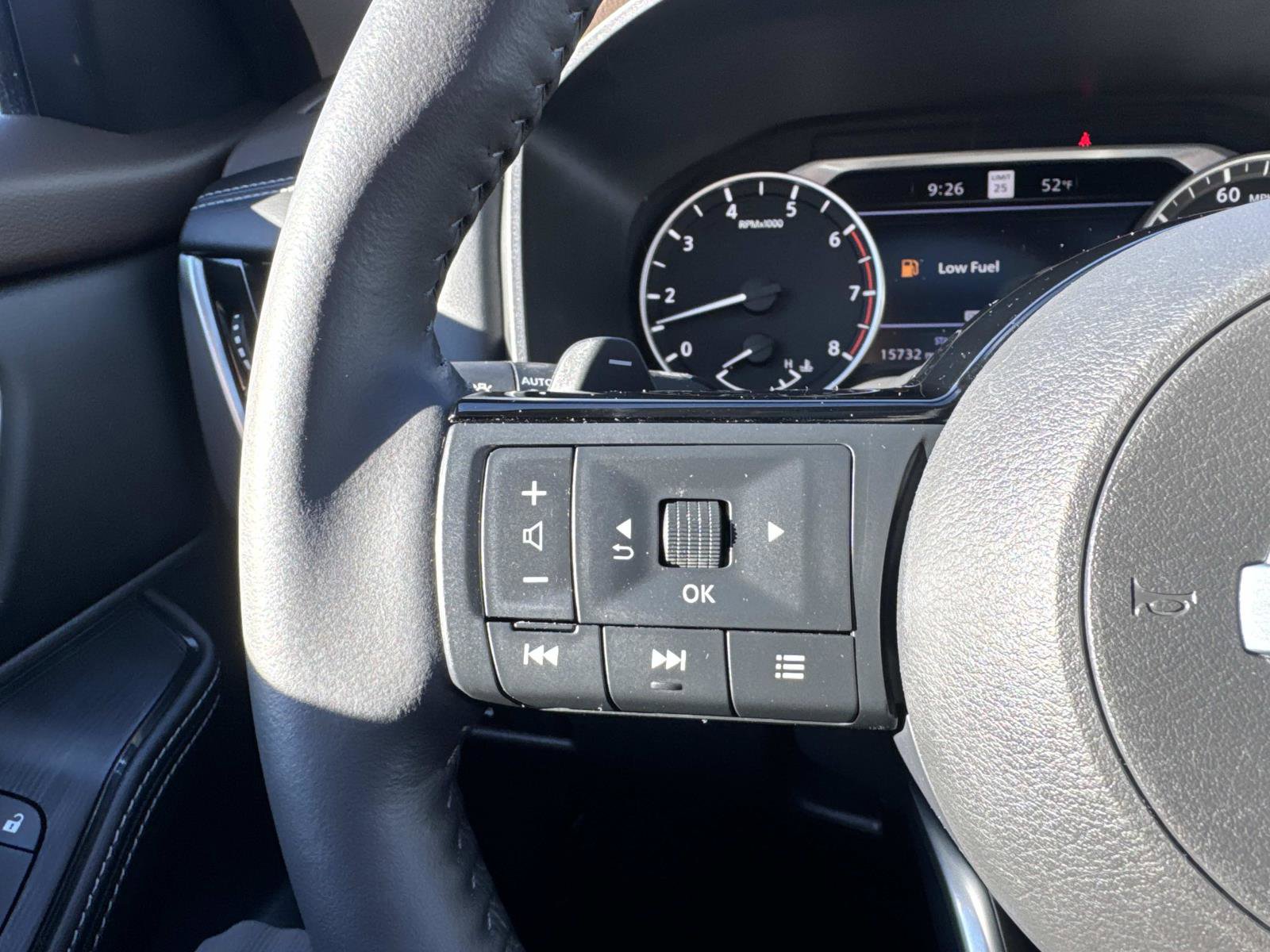 Used 2021 Nissan Rogue SL w/ Premium Package image 19