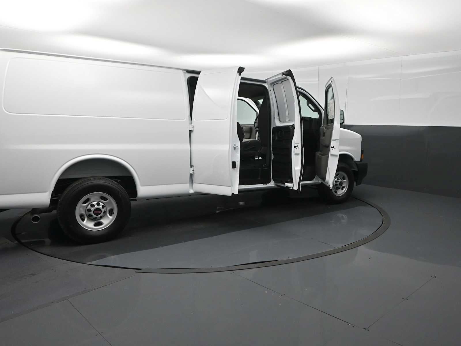 New 2026 GMC Savana 3500 Extended w/ Driver Convenience Package RWD image 26
