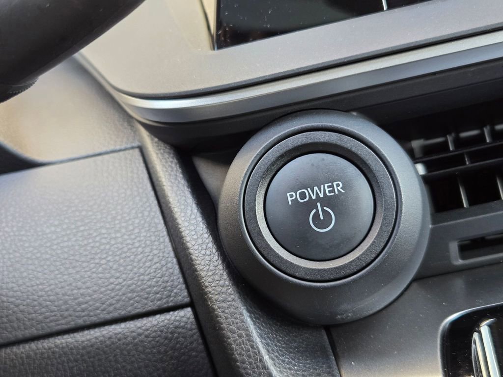 Used 2026 Toyota Prius LE image 19