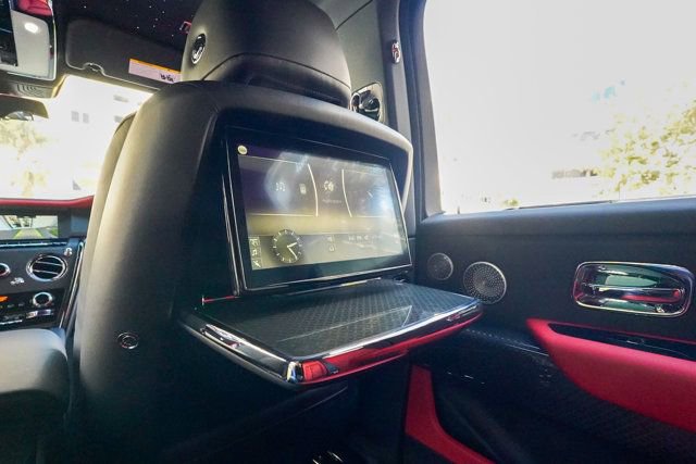 Used 2023 Rolls-Royce Cullinan Black Badge w/ Driver's Package image 76