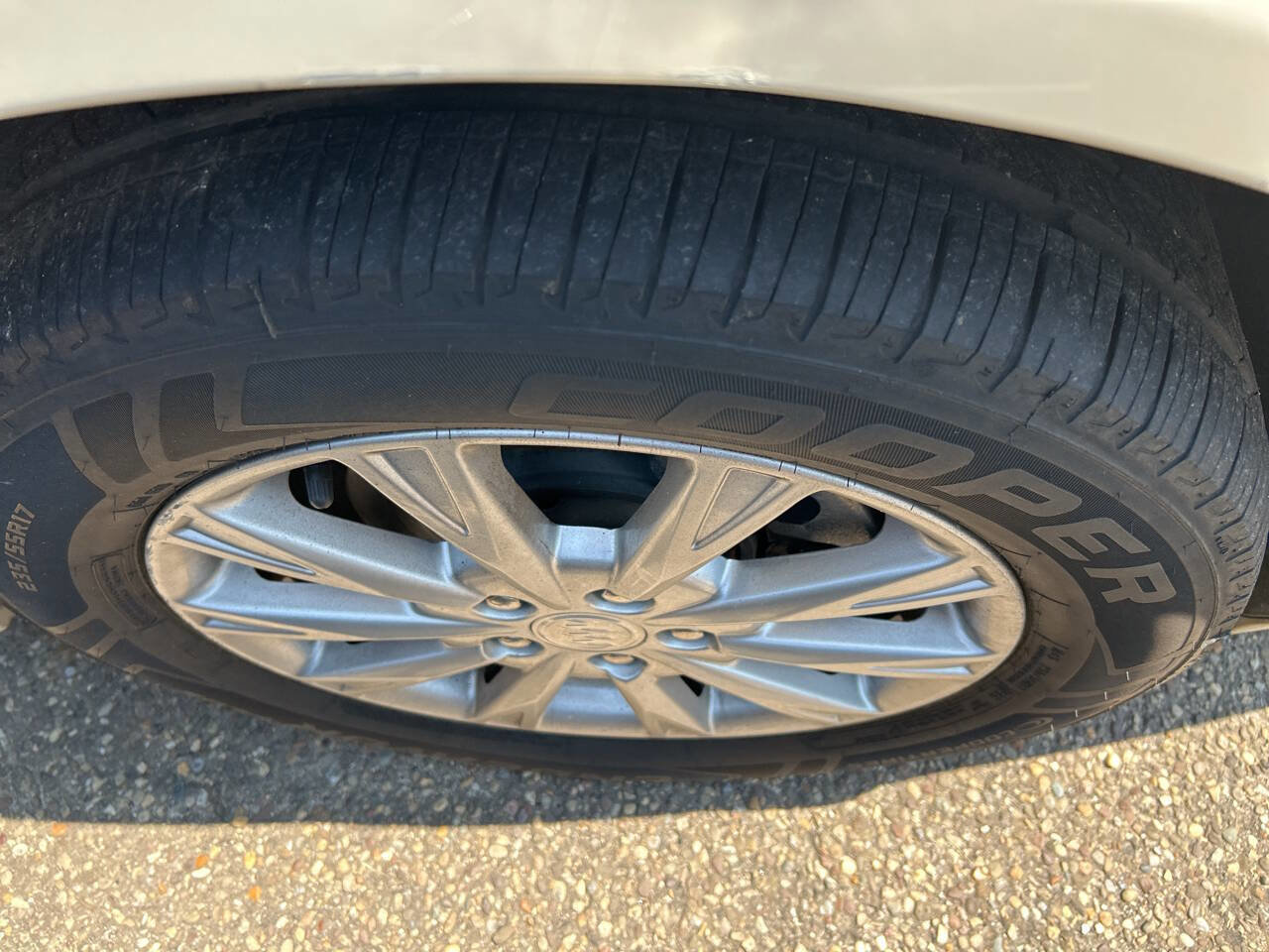 Used 2010 Buick Lucerne CXL image 3