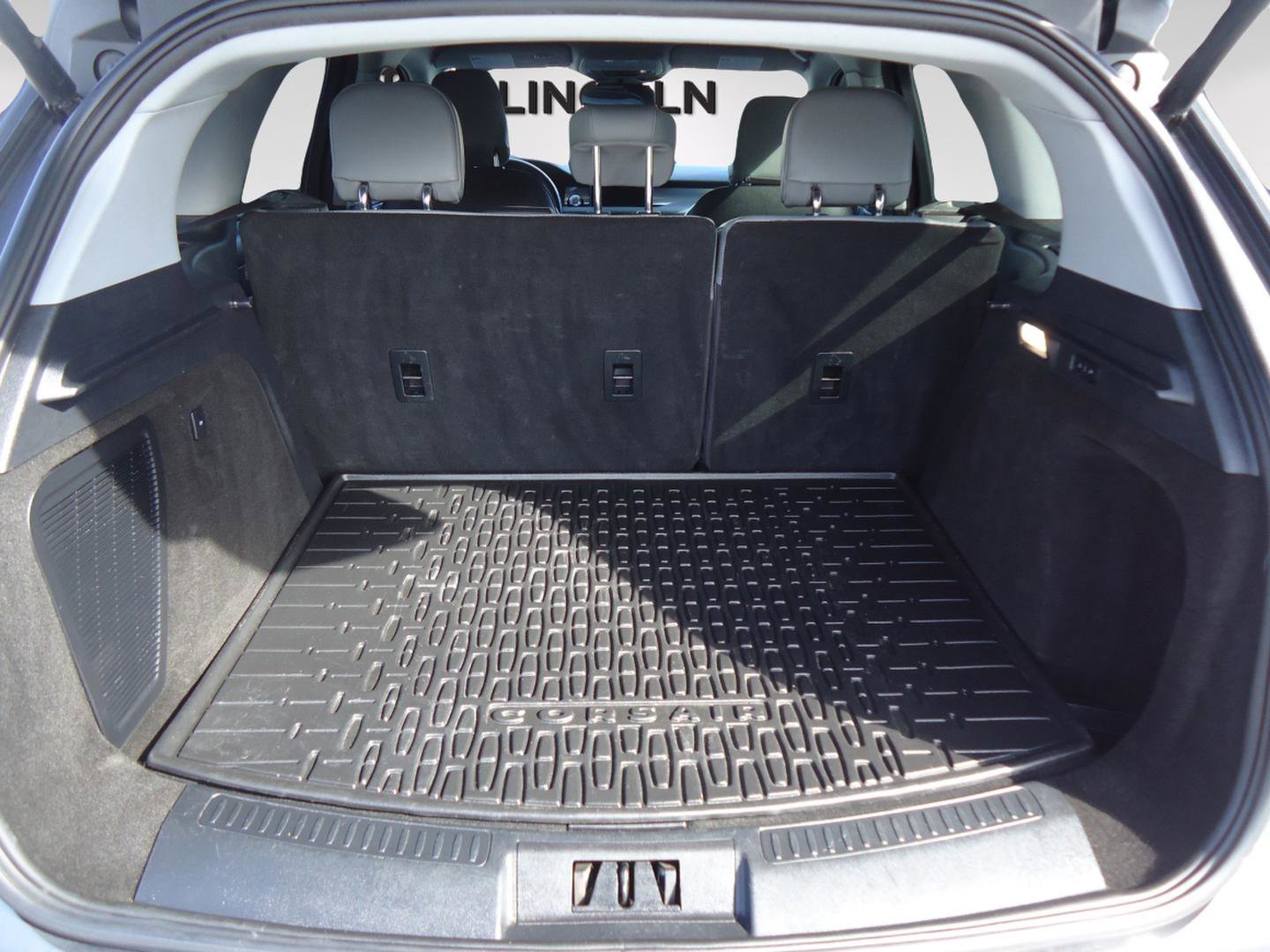 Used 2021 Lincoln Corsair Standard w/ Equipment Group 101A AWD/4WD image 10