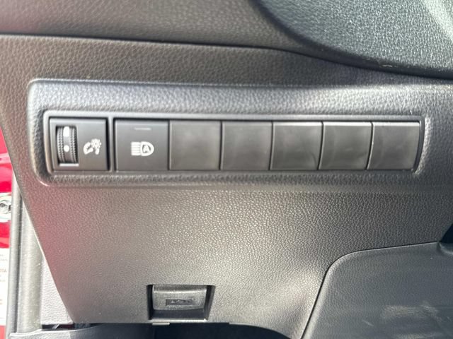Used 2026 Toyota Corolla SE w/ SE Package FWD image 27