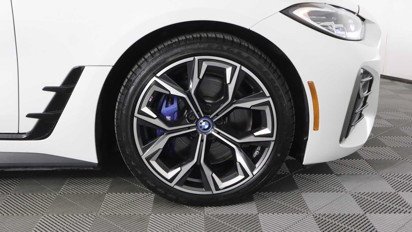 Used 2022 BMW i4 M50 w/ Premium Package AWD/4WD image 7