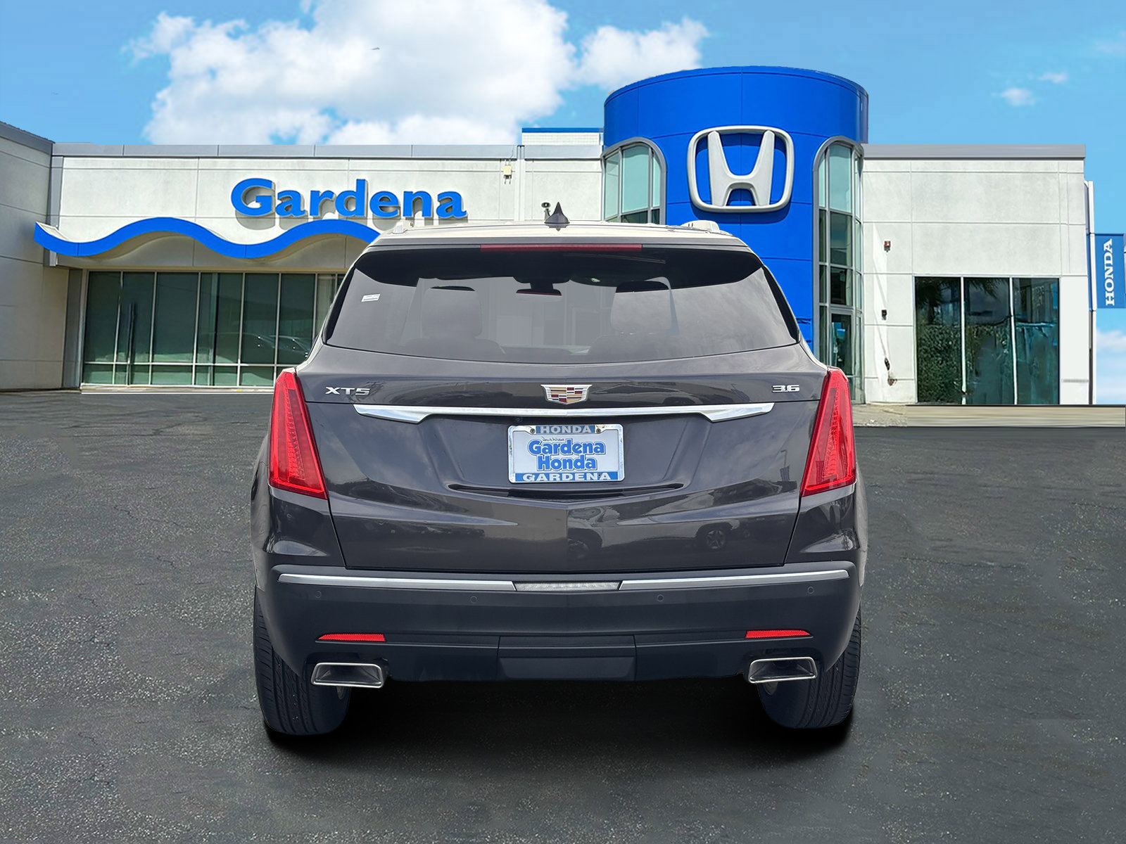 Used 2019 Cadillac XT5 Premium Luxury w/ Driver Assist Package FWD image 5